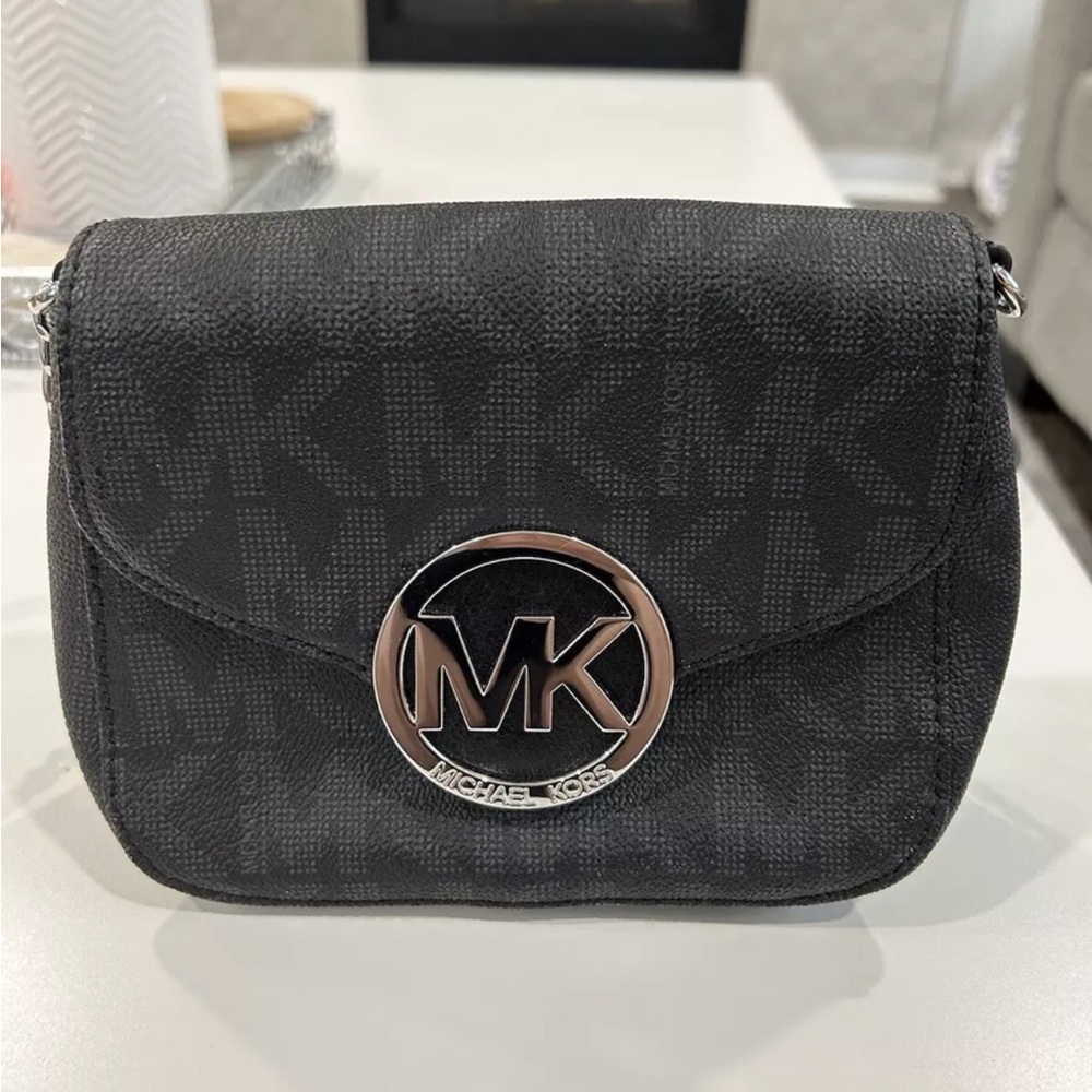 NWOT - MK crossbody purse black with grey logo